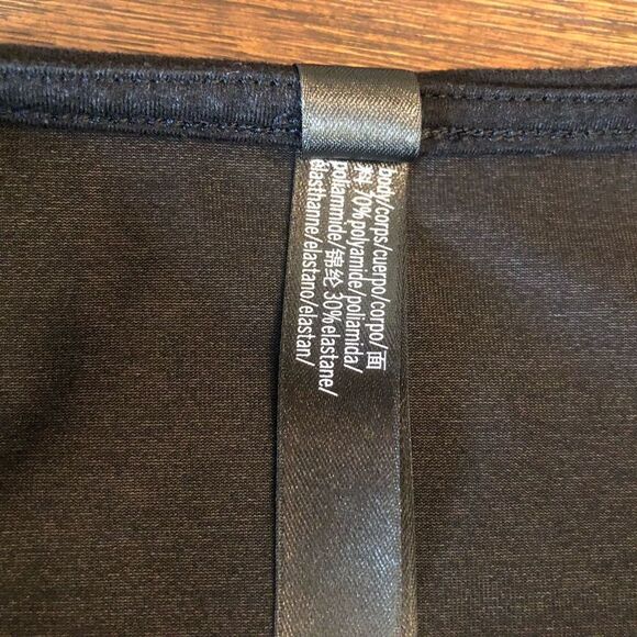 Victoria Secret sport crop top - Picture 9 of 10